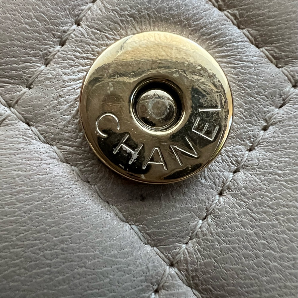 Chanel Pearl Crossbody Bag - Picture 9 of 17